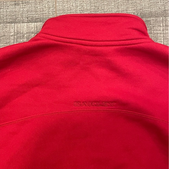 Red Oakley Zip Up Size L - Picture 5 of 5